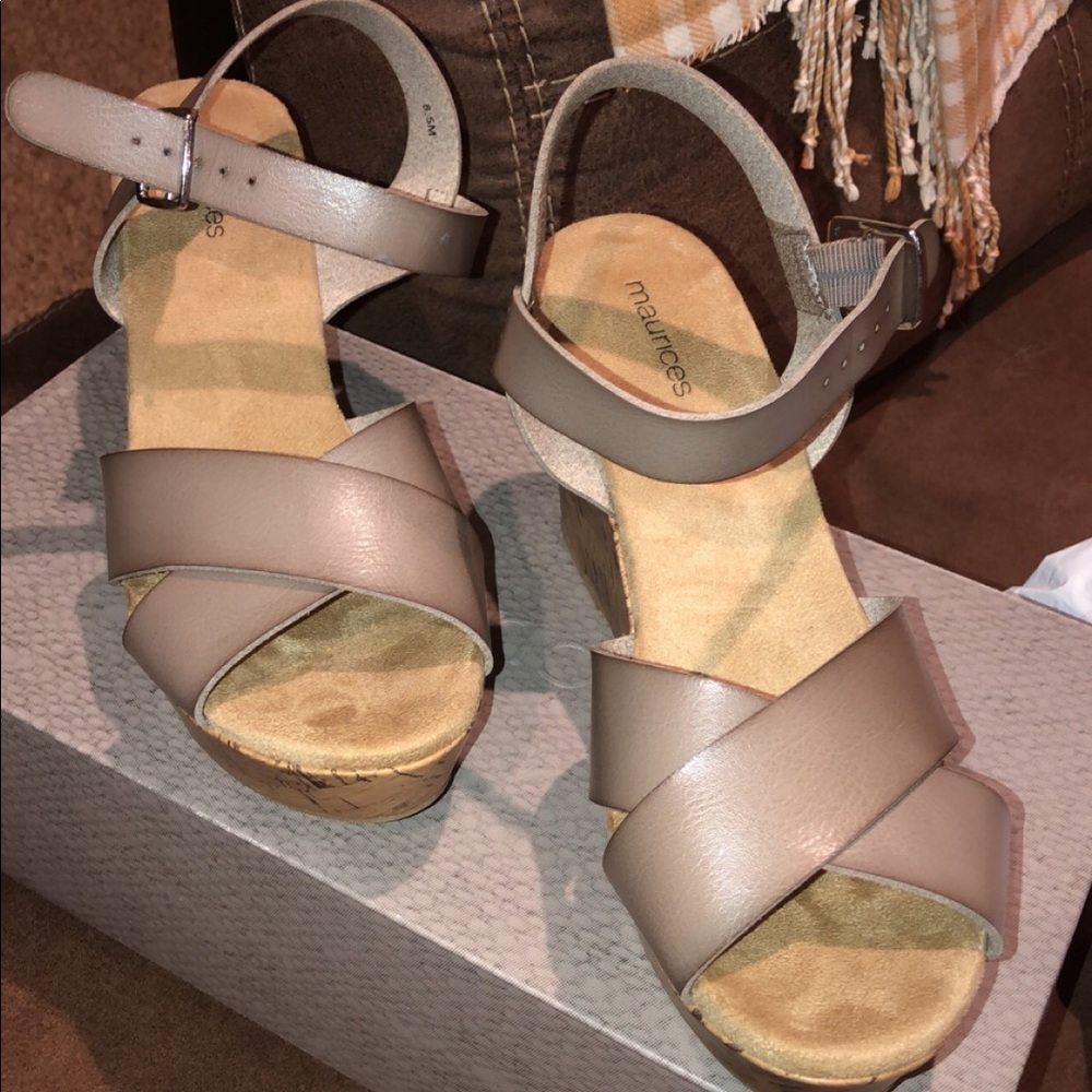Maurices grey wedges